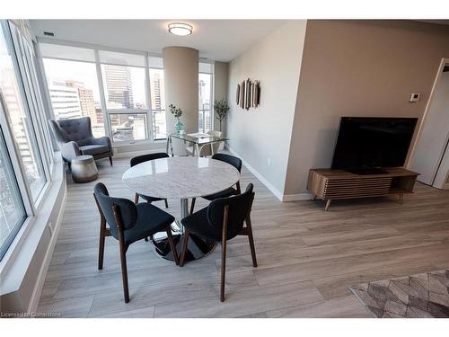 2104-20 George Street, Hamilton, ON - Indoor Photo Showing Dining Room