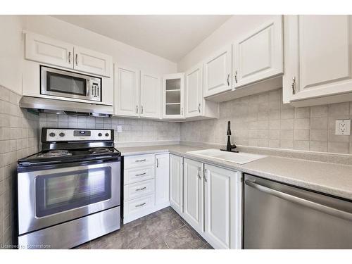 501-2263 Marine Drive, Oakville, ON - Indoor Photo Showing Kitchen