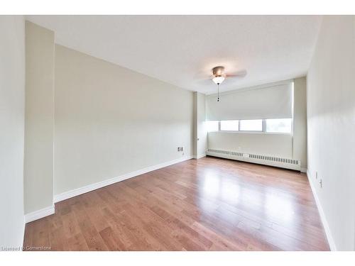 501-2263 Marine Drive, Oakville, ON - Indoor Photo Showing Other Room