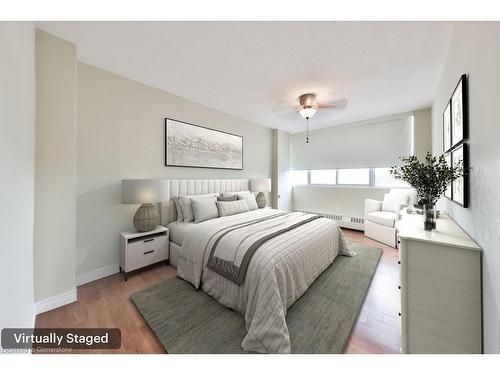 501-2263 Marine Drive, Oakville, ON - Indoor Photo Showing Bedroom