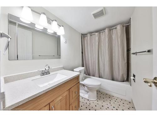 501-2263 Marine Drive, Oakville, ON - Indoor Photo Showing Bathroom