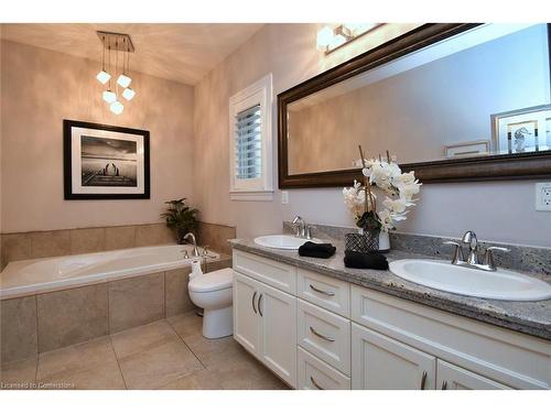 259 Mother'S Street, Glanbrook, ON - Indoor Photo Showing Bathroom