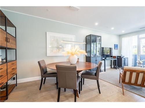 206-500 Brock Avenue, Burlington, ON - Indoor Photo Showing Dining Room