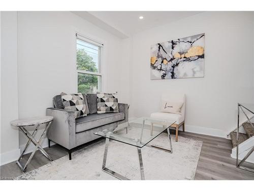 273 Britannia Avenue, Hamilton, ON - Indoor Photo Showing Living Room