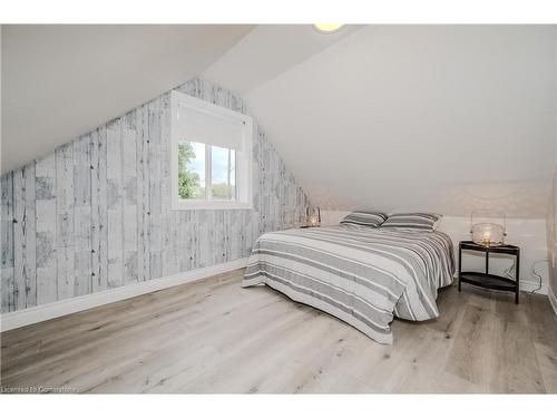 273 Britannia Avenue, Hamilton, ON - Indoor Photo Showing Bedroom