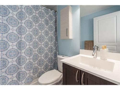 404-1940 Ironstone Drive, Burlington, ON - Indoor Photo Showing Bathroom