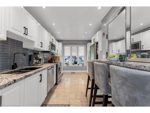 65 Memorial Avenue, Stoney Creek, ON - Indoor Photo Showing Kitchen With Upgraded Kitchen