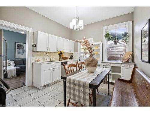 2 Francis Street, Cambridge, ON - Indoor Photo Showing Dining Room