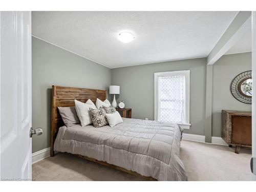 2 Francis Street, Cambridge, ON - Indoor Photo Showing Bedroom