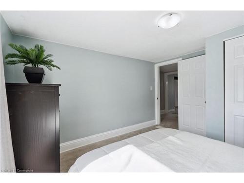 2 Francis Street, Cambridge, ON - Indoor Photo Showing Bedroom