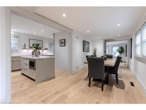 730 Grand View Avenue, Burlington, ON - Indoor Photo Showing Dining Room