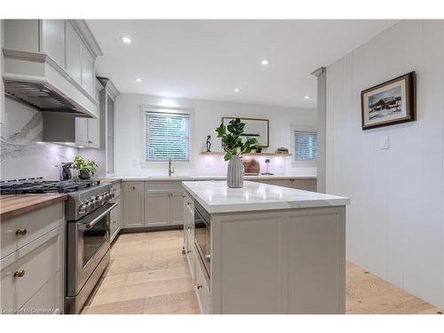 730 Grand View Avenue, Burlington, ON - Indoor Photo Showing Kitchen With Upgraded Kitchen