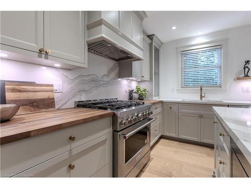 730 Grand View Avenue, Burlington, ON - Indoor Photo Showing Kitchen With Upgraded Kitchen