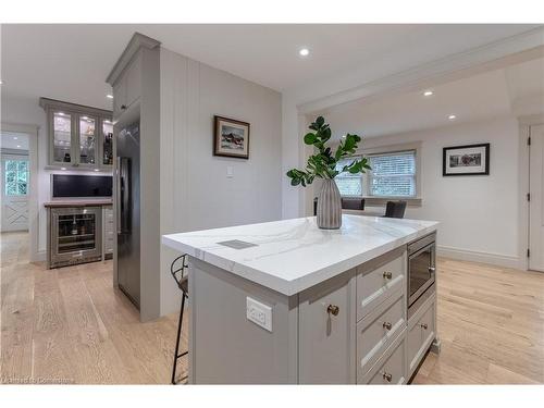 730 Grand View Avenue, Burlington, ON - Indoor Photo Showing Kitchen