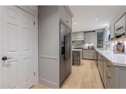 730 Grand View Avenue, Burlington, ON - Indoor Photo Showing Kitchen With Upgraded Kitchen