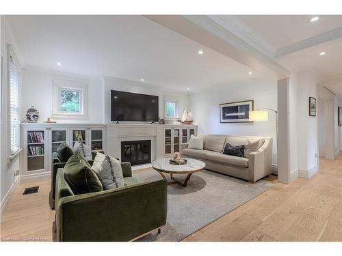 730 Grand View Avenue, Burlington, ON - Indoor Photo Showing Living Room With Fireplace