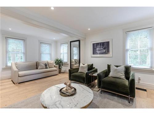 730 Grand View Avenue, Burlington, ON - Indoor Photo Showing Living Room