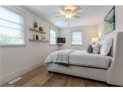 730 Grand View Avenue, Burlington, ON - Indoor Photo Showing Bedroom