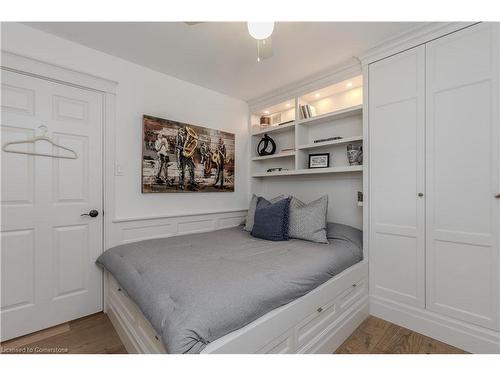 730 Grand View Avenue, Burlington, ON - Indoor Photo Showing Bedroom