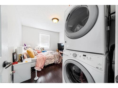 118 Barons Avenue N, Hamilton, ON - Indoor Photo Showing Laundry Room