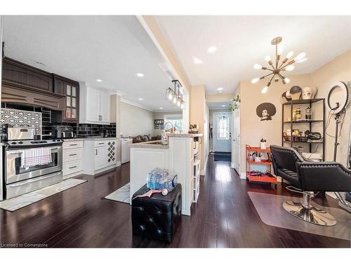 118 Barons Avenue N, Hamilton, ON - Indoor Photo Showing Kitchen With Upgraded Kitchen