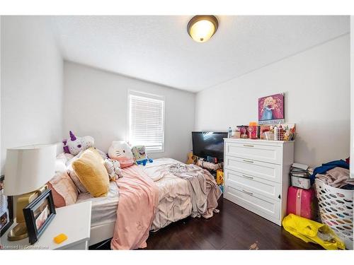 118 Barons Avenue N, Hamilton, ON - Indoor Photo Showing Bedroom