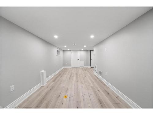 118 Barons Avenue N, Hamilton, ON - Indoor Photo Showing Other Room