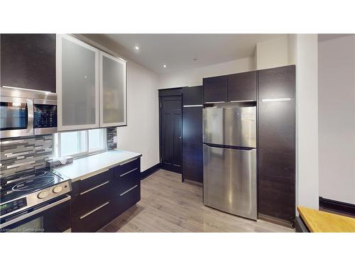 17 Lowell Avenue, St. Catharines, ON - Indoor Photo Showing Kitchen