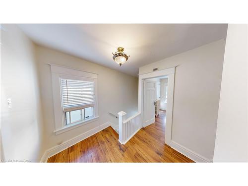 17 Lowell Avenue, St. Catharines, ON - Indoor Photo Showing Other Room