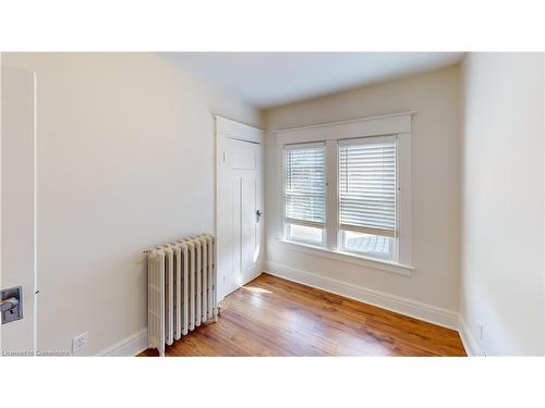 17 Lowell Avenue, St. Catharines, ON - Indoor Photo Showing Other Room