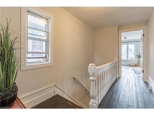 195 Rosslyn Avenue N, Hamilton, ON - Indoor Photo Showing Other Room