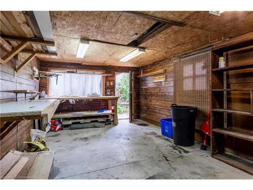 195 Rosslyn Avenue N, Hamilton, ON - Indoor Photo Showing Garage