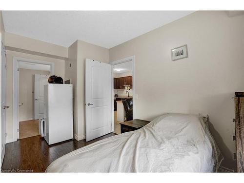 104-886 Golf Links Road S, Ancaster, ON - Indoor Photo Showing Bedroom