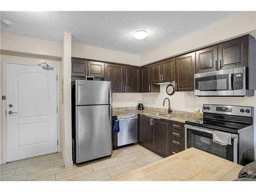 104-886 Golf Links Road S, Ancaster, ON - Indoor Photo Showing Kitchen With Double Sink