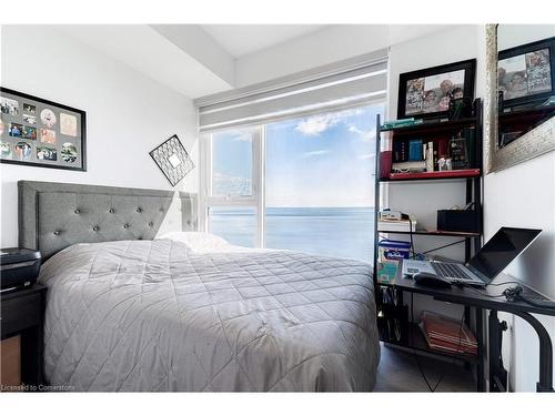 1707-370 Martha Street, Burlington, ON - Indoor Photo Showing Bedroom