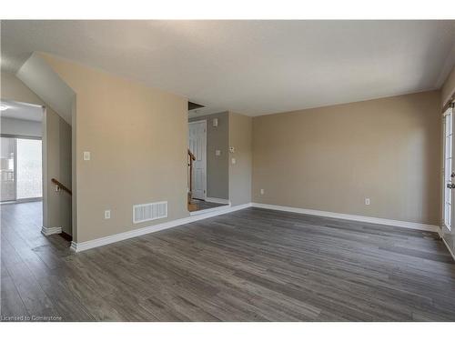 3130 Edgar Avenue, Burlington, ON - Indoor Photo Showing Other Room