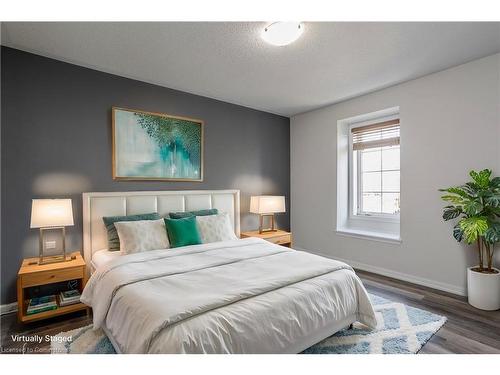 3130 Edgar Avenue, Burlington, ON - Indoor Photo Showing Bedroom