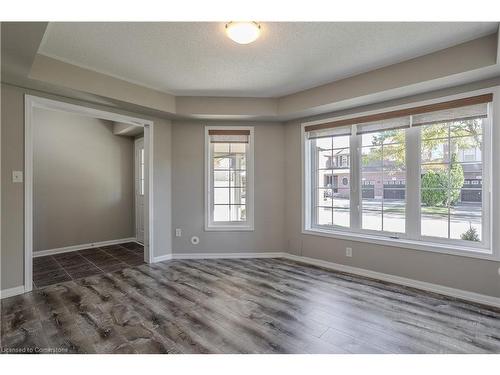 3130 Edgar Avenue, Burlington, ON - Indoor Photo Showing Other Room