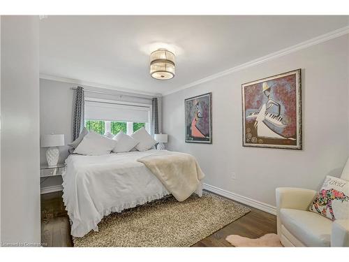 18 Elder Crescent, Ancaster, ON - Indoor Photo Showing Bedroom