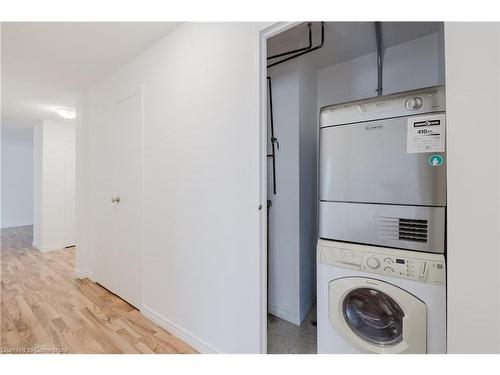 207-650 Cheapside Street, London, ON - Indoor Photo Showing Laundry Room