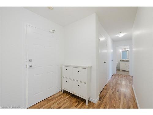 207-650 Cheapside Street, London, ON - Indoor Photo Showing Other Room