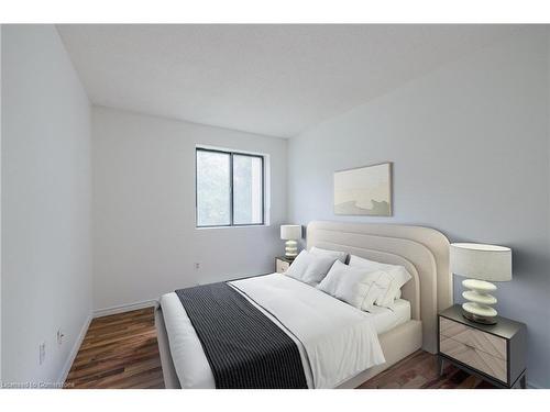 207-650 Cheapside Street, London, ON - Indoor Photo Showing Bedroom