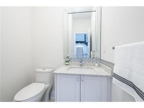 39 Avanti Crescent, Waterdown, ON - Indoor Photo Showing Bathroom