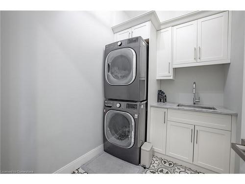 4 Lockman Drive, Ancaster, ON - Indoor Photo Showing Laundry Room