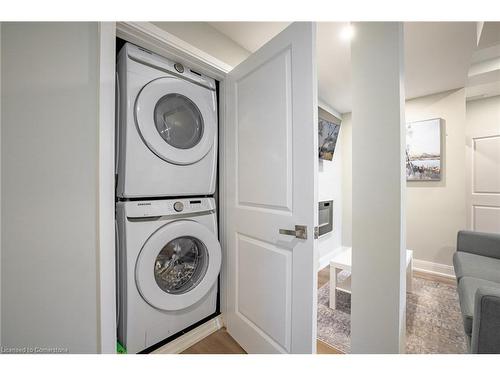 4 Lockman Drive, Ancaster, ON - Indoor Photo Showing Laundry Room