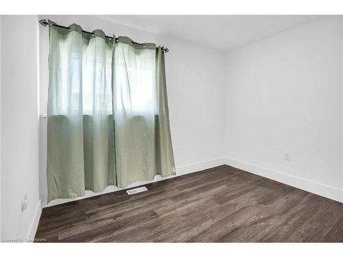 44 Golden Boulevard E, Welland, ON - Indoor Photo Showing Other Room