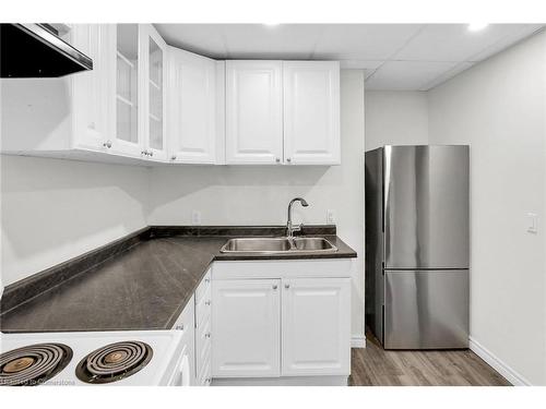 44 Golden Boulevard E, Welland, ON - Indoor Photo Showing Kitchen With Double Sink