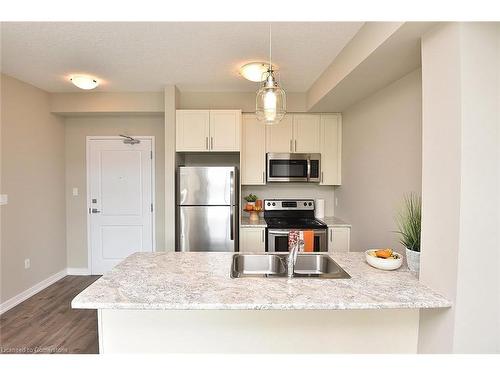 214-101 Shoreview Place, Stoney Creek, ON - Indoor Photo Showing Kitchen With Double Sink With Upgraded Kitchen