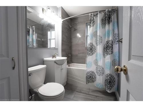 36 Sumach Street, Hamilton, ON - Indoor Photo Showing Bathroom