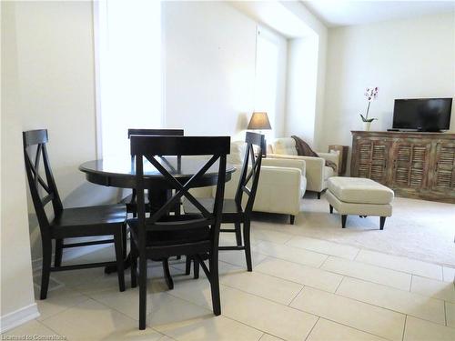 90 Larry Crescent, Caledonia, ON - Indoor Photo Showing Dining Room